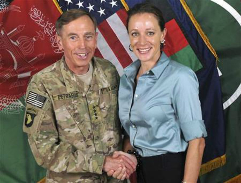 2012119(gu)(bo)(CIA)ǰL(zhng)˵מ˹(David Petraeus)cԂ߲_¾S(Paula Broadwell)Ļعڮ(dng)oY(ji)˃HHm(x)14(g)µ־L(zhng)(z2007911(gu)AʢD) DƬ(li)Դ·͸